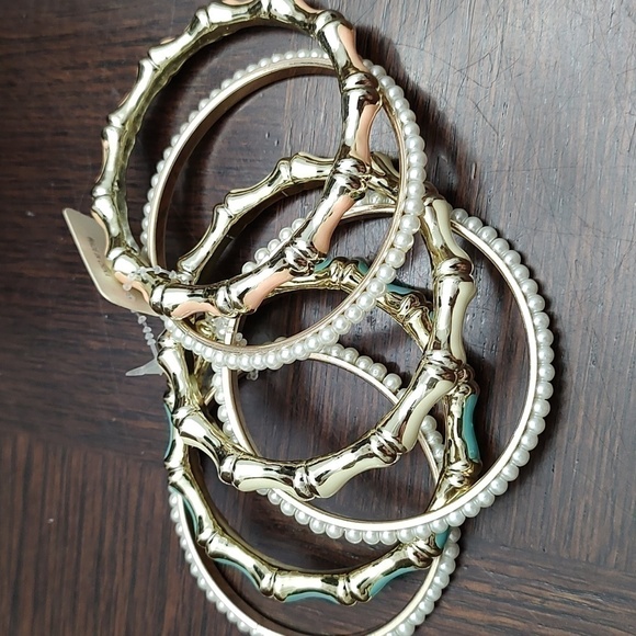 Miss C. Lead/Nickel Free 6 Piece Bangle Bracelet Set "Every Barbie Loves Bling" - Picture 4 of 6